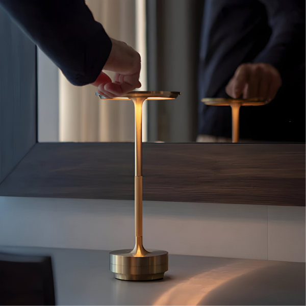 LumaLight Kabellose Design-Lampe: USB-aufladbare, berührungsgesteuerte Tischlampe für Stimmungsbeleuchtung  Angebot – Bild 3