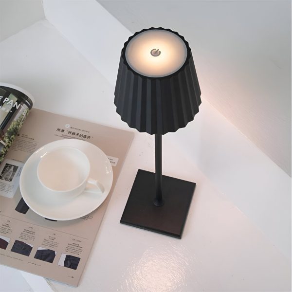 LuminaTouch - wasserdichte, wiederaufladbare, kabellose,  dimmbare LED-Tischlampe | Für drinnen und draußen geeignet | 3000K Warmweiß Licht | Designer LED Tischleuchte Mode – Bild 4
