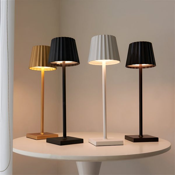 LuminaTouch - wasserdichte, wiederaufladbare, kabellose,  dimmbare LED-Tischlampe | Für drinnen und draußen geeignet | 3000K Warmweiß Licht | Designer LED Tischleuchte Mode