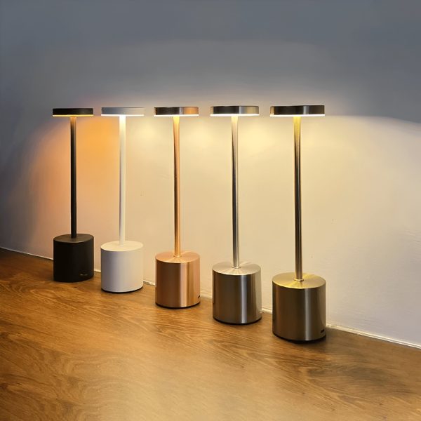 RetroGlow - Retro-inspirierte LED-Tischleuchte mit kabelloser & USB-Ladung Zu verkaufen