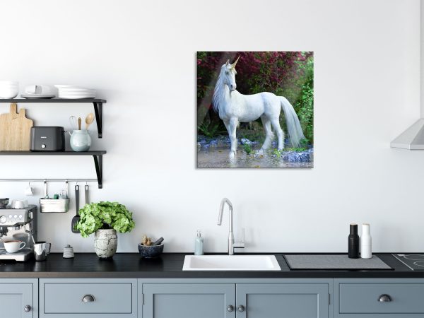 Majestätisches Einhorn in Waldsee, Glasbild Quadratisch Verkauf – Bild 3
