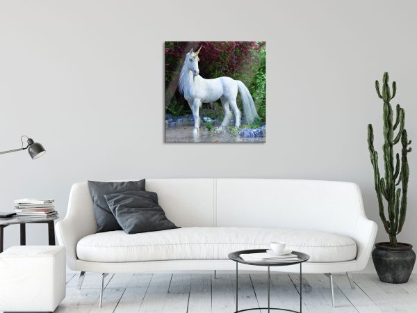 Majestätisches Einhorn in Waldsee, Glasbild Quadratisch Verkauf – Bild 2