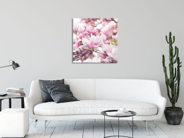 Nahaufnahme blühender Magnolienbaum, Glasbild Quadratisch Verkauf – Bild 2