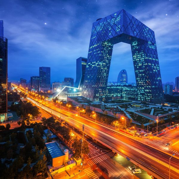 Straßenlichter bei Nacht in Peking, Glasbild Quadratisch Angebot – Bild 5