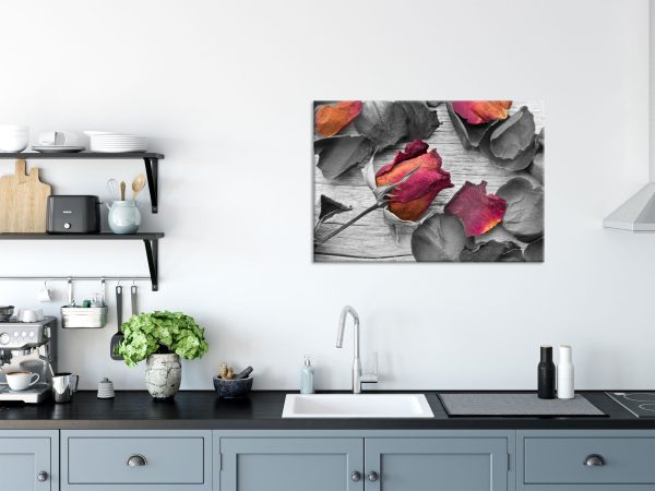 getrocknete Rosen auf Holztisch, Glasbild Verkauf – Bild 3